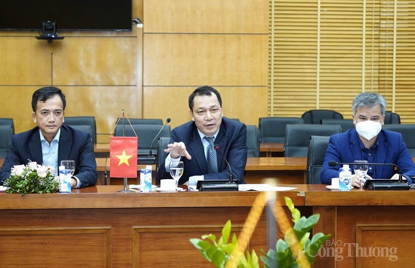 Singapore quan tâm đến năng lượng sạch, năng lượng tái tạo của Việt Nam