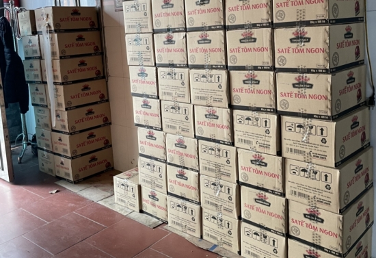 Tạm giữ hơn 28.000 lọ sa tế có dấu hiệu giả nhãn hiệu Thuận Phát