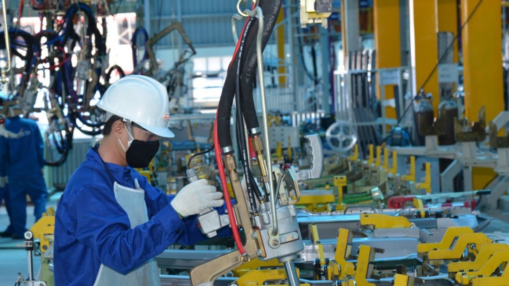 Công Thương qua góc nhìn báo chí ngày 27/5: Doanh nghiệp trước thách thức “xanh hoá”