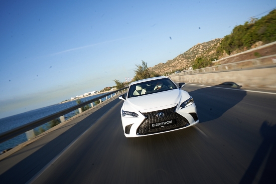 Dải sản phẩm F SPORT của Lexus ra mắt với 3 mẫu xe mới