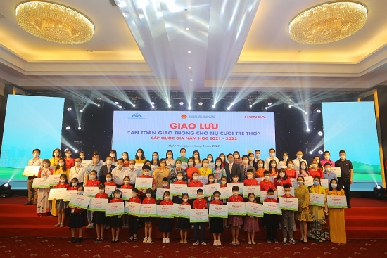 2,8 triệu bài tham dự sân chơi "An toàn giao thông cho nụ cười trẻ thơ"
