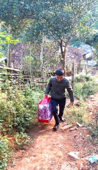 Nhọc nhằn gieo chữ nơi rẻo cao
